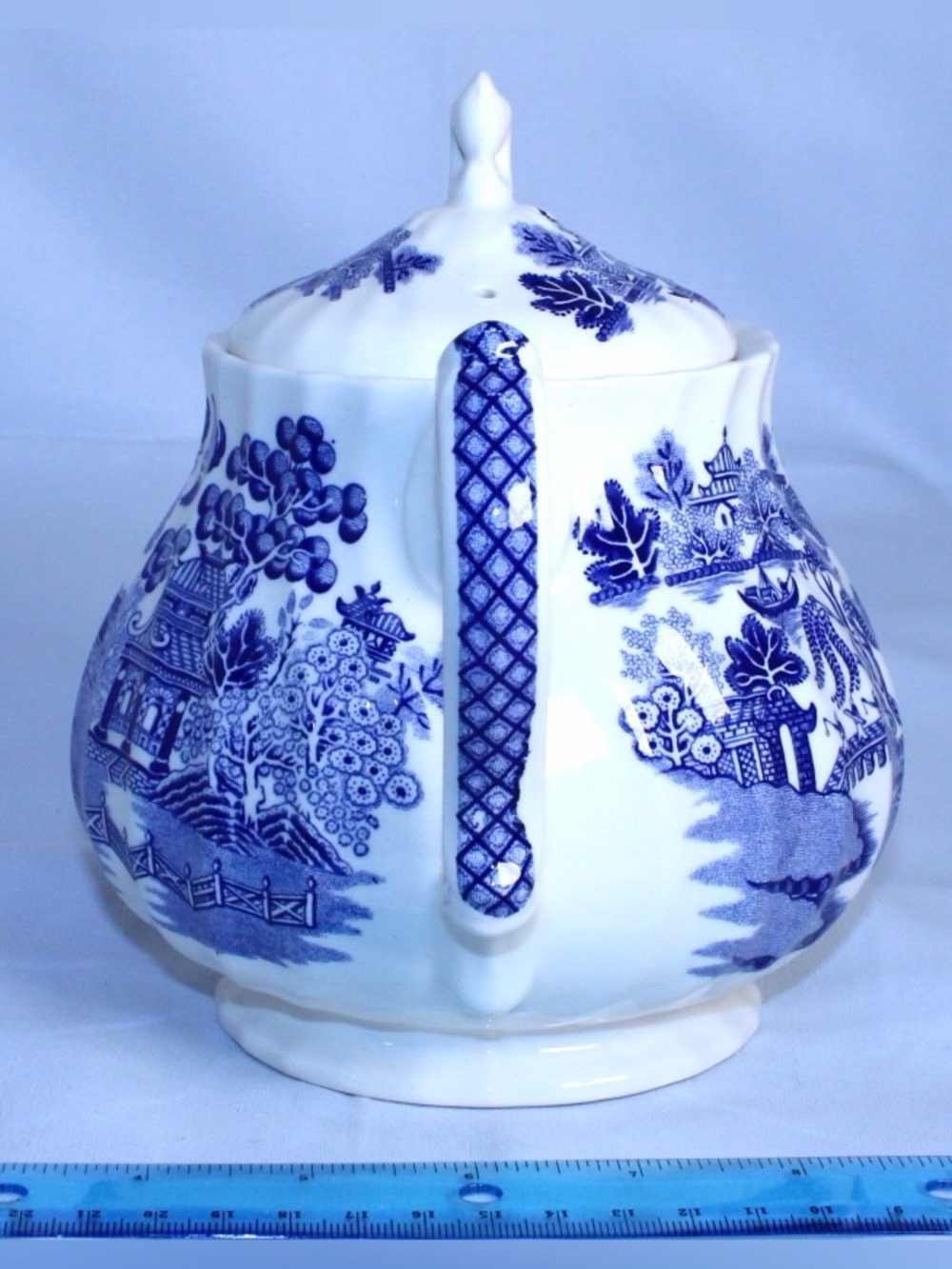 Vintage Sadler Cobalt “Blue Willow” Teapot Staffordshire, England + Matching Lid - Picture 2 of 7